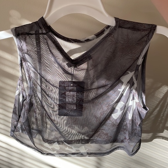 Grey oriental mesh sleeveless racer back crop top, size 12 never worn. - Picture 2 of 2